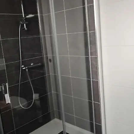 Magnifique Maison A 5 Mns Du Circuit Des 24h A Pieds Le Mans